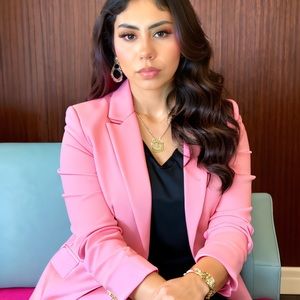 Meet your Posher, Alondra